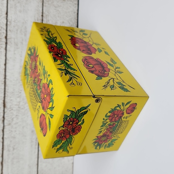 Vintage Syndicate MFG Recipe Box, Yellow, Red Flowers, 1960s - 1970s - Picture 3 of 10